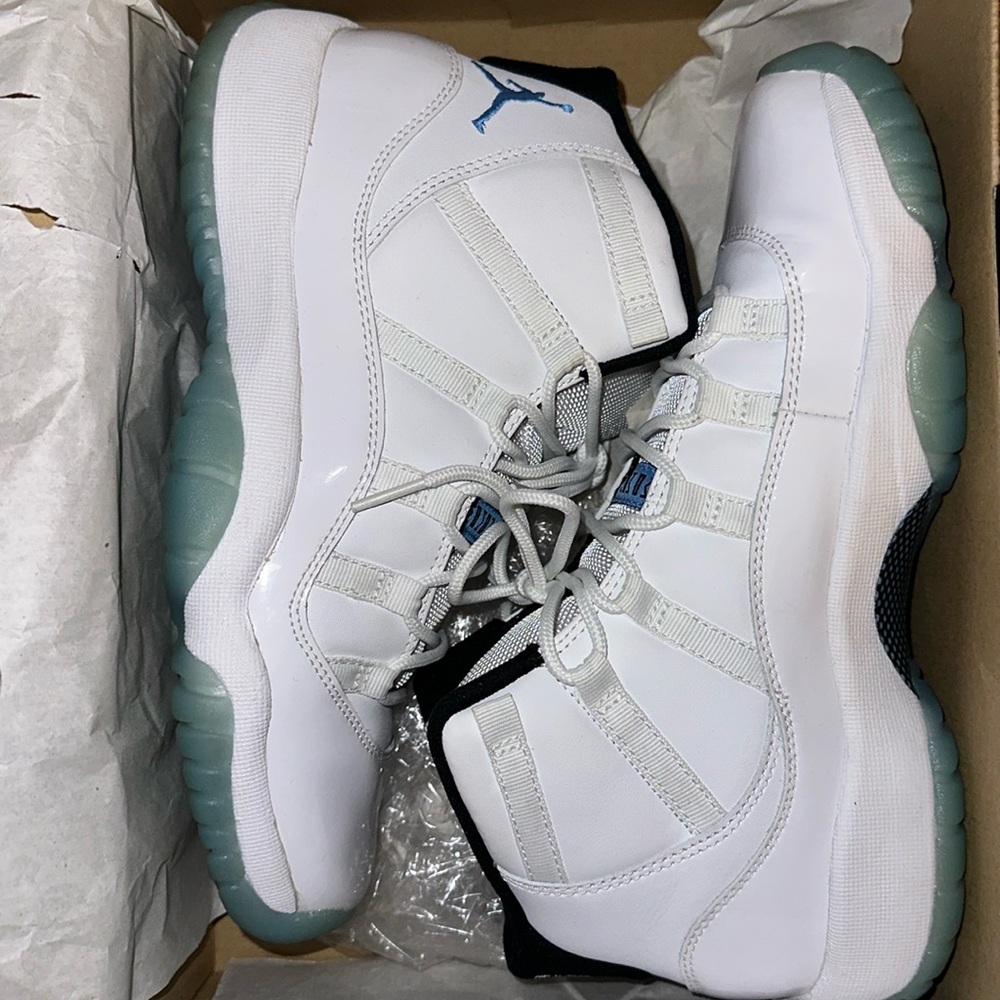 Jordan 11 Retro (2014) Legend Blue size 6.5